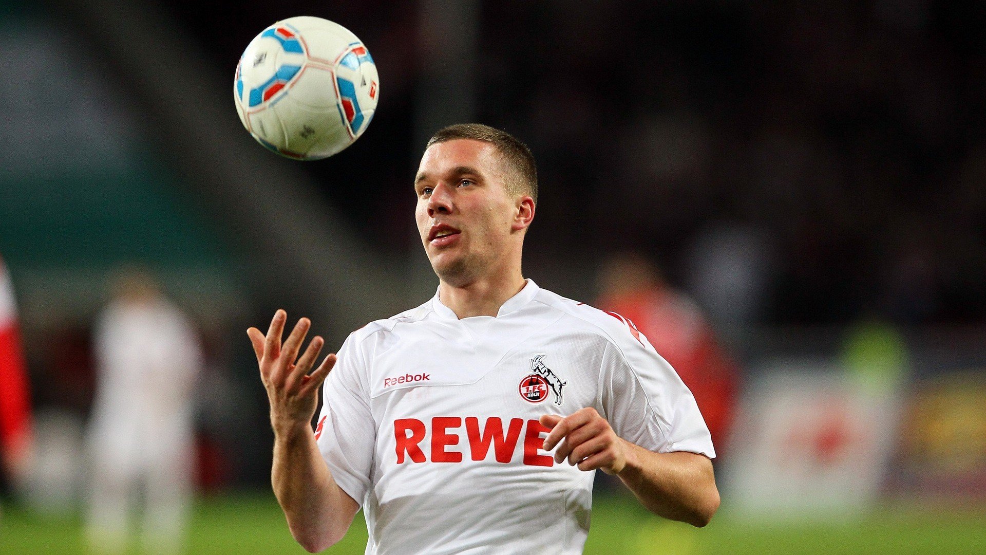 勒沃库森生死战绝杀巴西，金玟哉统治级数据引爆足坛！欧洲豪门对决，亚洲巨星闪耀全场！